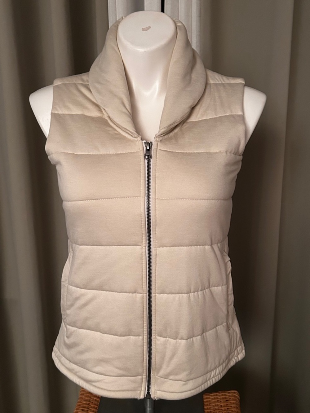 Columbia Cream Quilted Puffer Vest with Shawl Collar Sz M